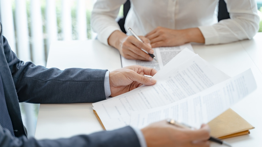 Legal counsel in contracts with vendors 